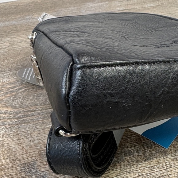 🖤 Inicat Black Vegan Leather Mini Backpack / Sling Crossbody Bag 🖤 - Picture 5 of 14